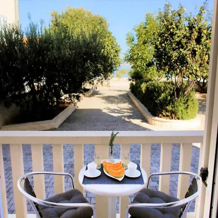 Lena Brac Appartement